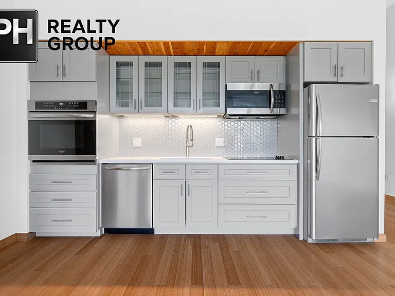 290 Pleasant St #213 — Photo 13