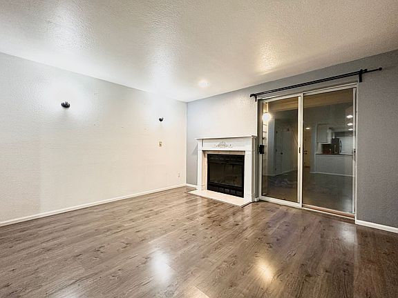 3rd image of 160 Newport Way NW APT 50