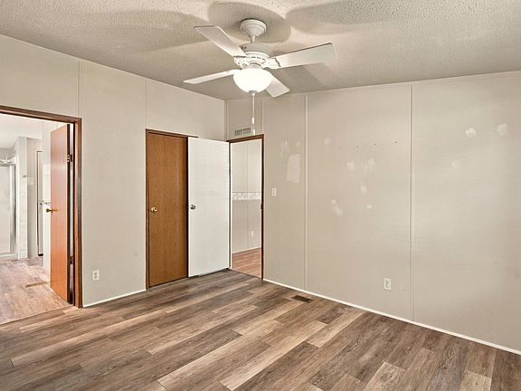 5th image of 3252 Lyndon Dr.