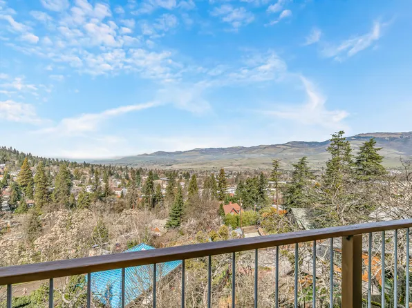 211 Glenview Dr, Ashland, OR 97520