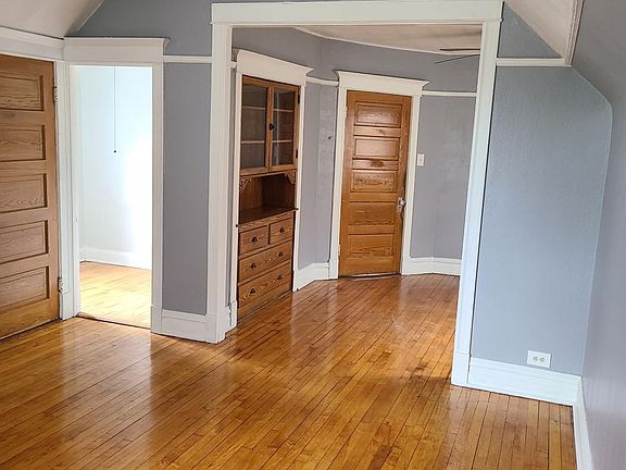 4th image of 1625 N Kolmar Ave Floor 2