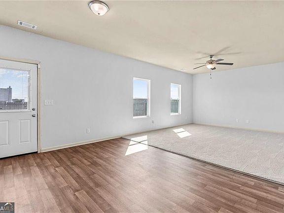 3rd image of 337 Darling Ln
