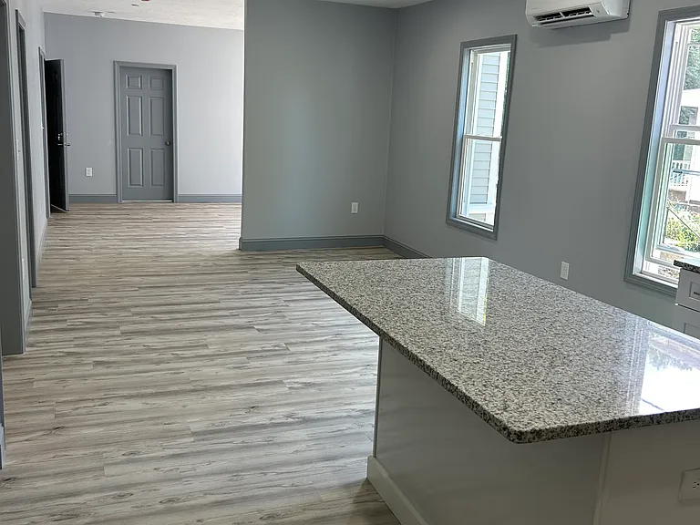 4 Normal St #3 — Photo 2