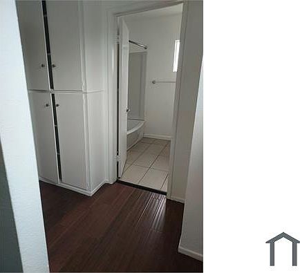 4th image of 313 E Fairview Blvd