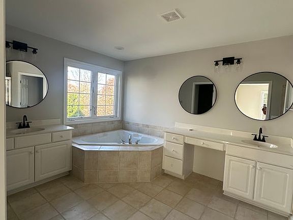 3rd image of 7625 Movern Ln