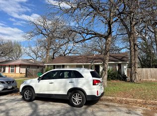 2110 Westchester Dr, Haltom City, TX 76117