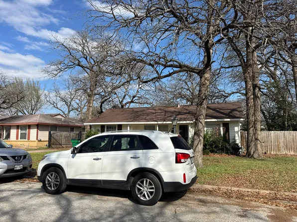 2110 Westchester Dr, Haltom City, TX 76117