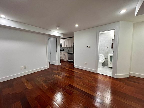 4th image of 169 Halsey St #1