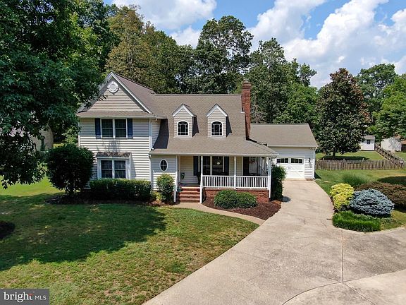 3rd image of 5 Kernwood Dr