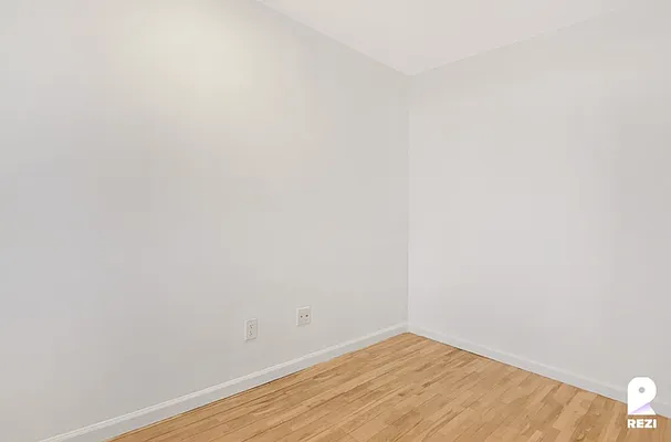 Rented by REZI | media 14