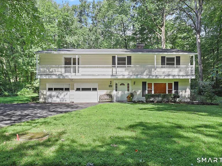 122 Deforest Rd — Photo 1