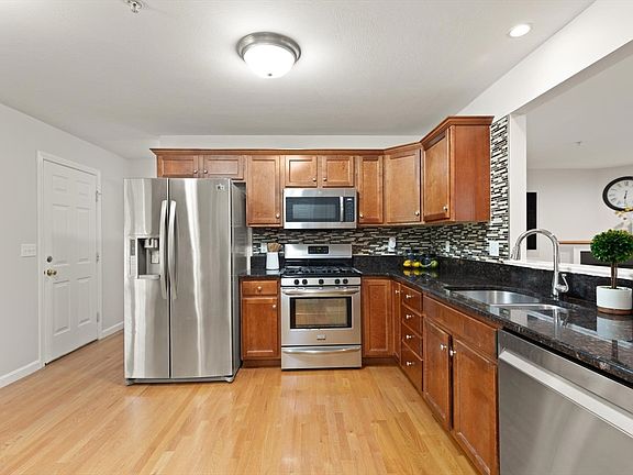 3rd image of 27 Southgate Rd #29