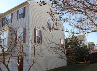 2500 Clover Field Cir, Herndon, VA 20171