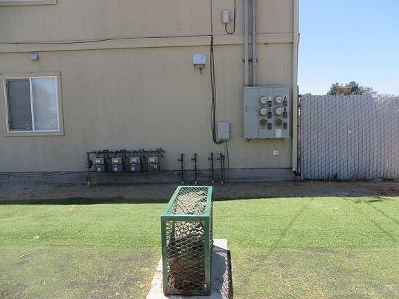5th image of 10842 Railroad Ave
