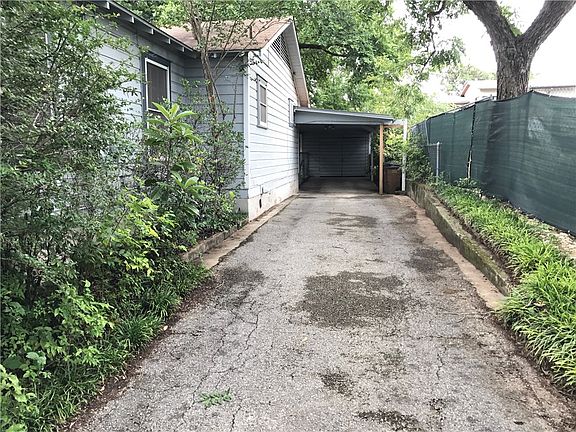 3rd image of 807 Bouldin Ave