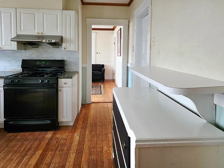 19 Woodward St — Photo 17