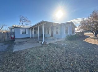 206 NE Fishermans Dr, Apache, OK 73006