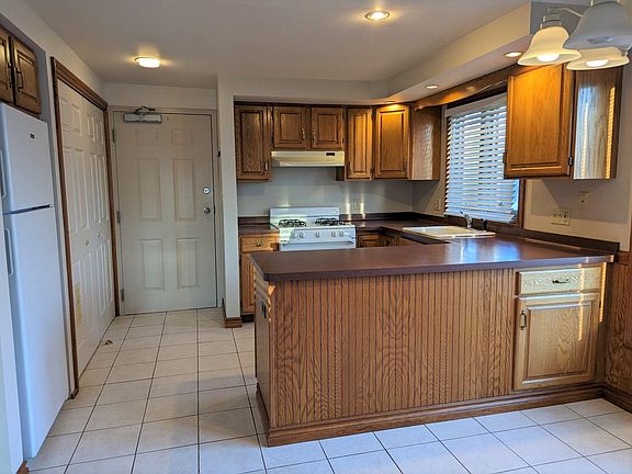 4th image of 28 Lake Ave APT 1
