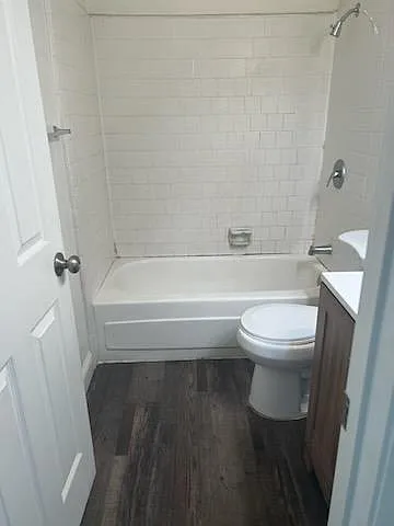 1901 E Lewis Ave — Photo 3