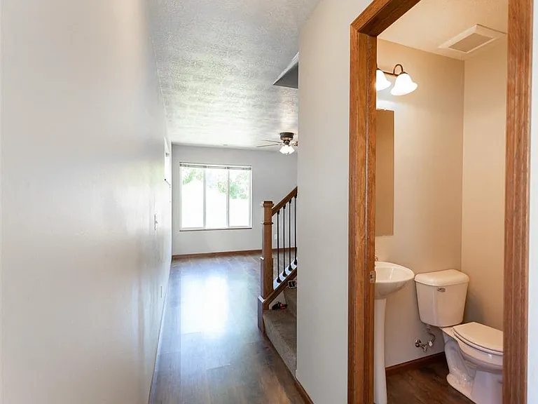 302 S Spring Pl — Photo 10