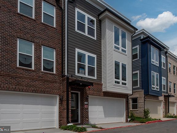 2nd image of 10584 Red Oak St