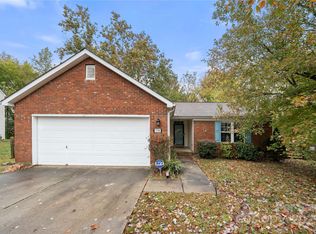 5704 Shining Oak Ln, Charlotte, NC 28269