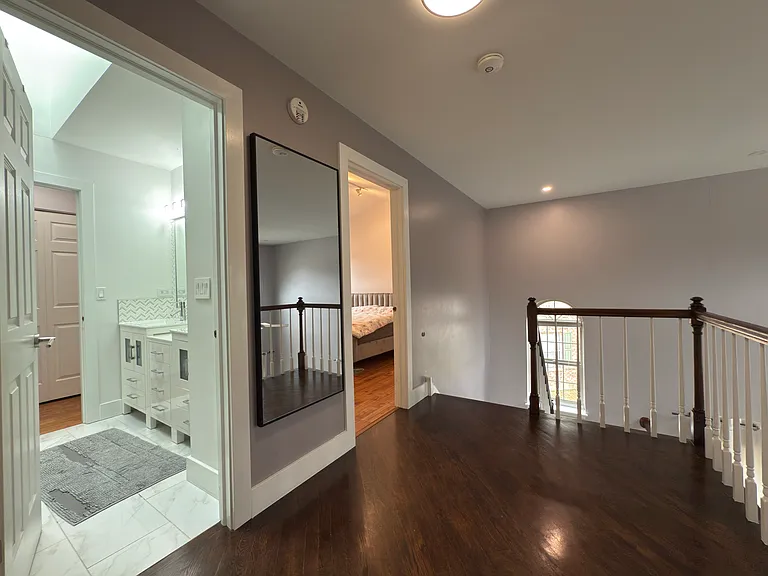 917 Carlisle Ave — Photo 11