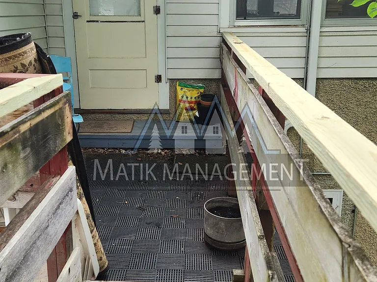 15 11th Ave NW #2 — Photo 3