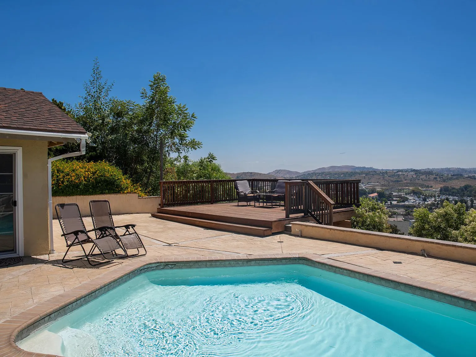 20540 Camelback Dr — Photo 2