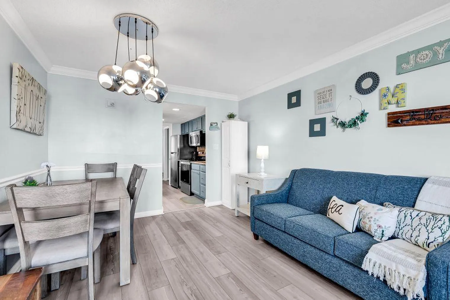 1 bed, 1.0 bath, 495 sqft, $2,426 — Photo 2