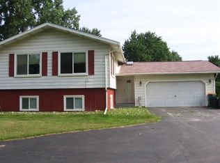 22500 Otter Rd, New Boston, MI 48164