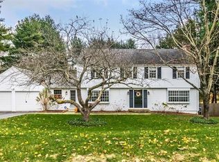 8 Hollister Dr, West Hartford, CT 06117