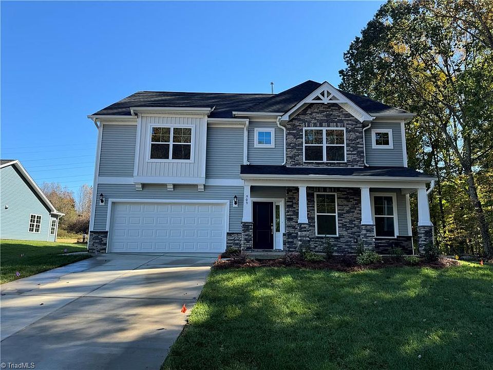 1st image of 909 Fairmile Dr