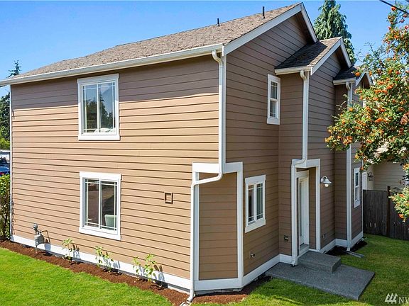 3rd image of 1623 5th Ave SE