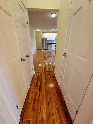 Rented by Metro Park Realty Inc | media 16