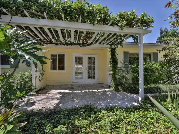 608 Goodwin Ave, New Smyrna Beach, FL 32169