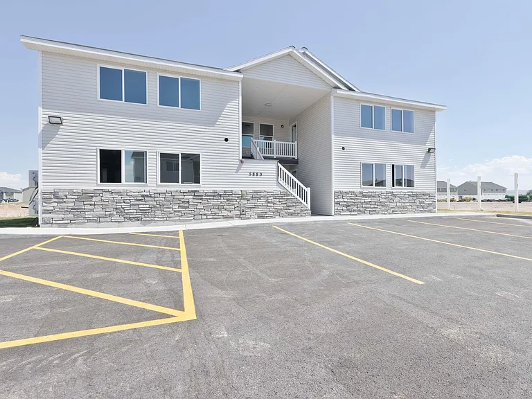 G5880RO — Photo 2