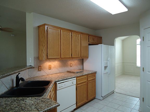 4th image of 1006 Tumbleweed Dr