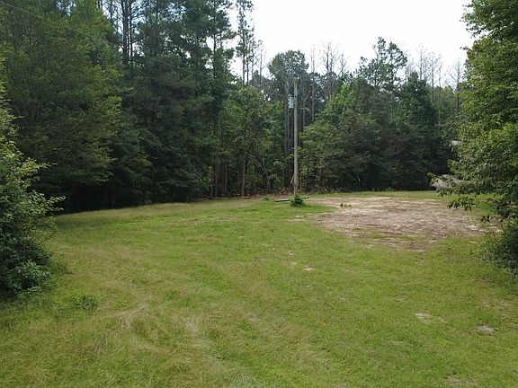 3rd image of 740 Barnes Rd