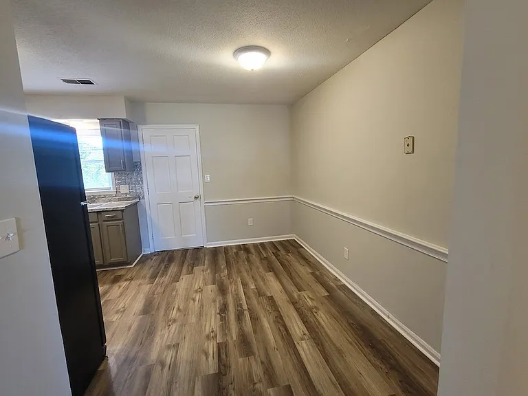 105 Plaza Oaks Rd #11 — Photo 9