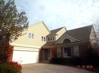 654 Raintree Ct, Buffalo Grove, IL 60089