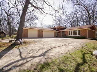 4645 Forest View Dr, Northbrook, IL 60062