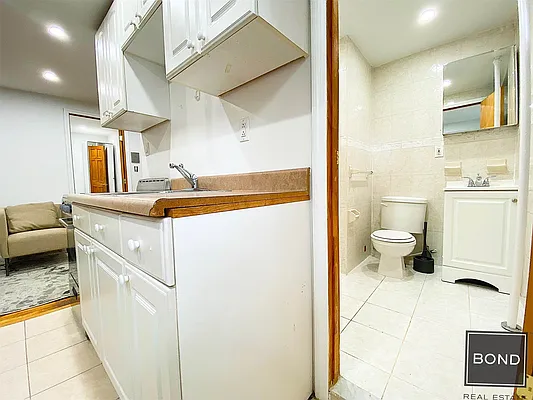 Rented by Bond New York | media 6