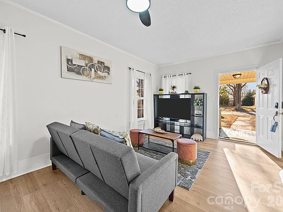 5th image of 145 Saint Charles Ave NE