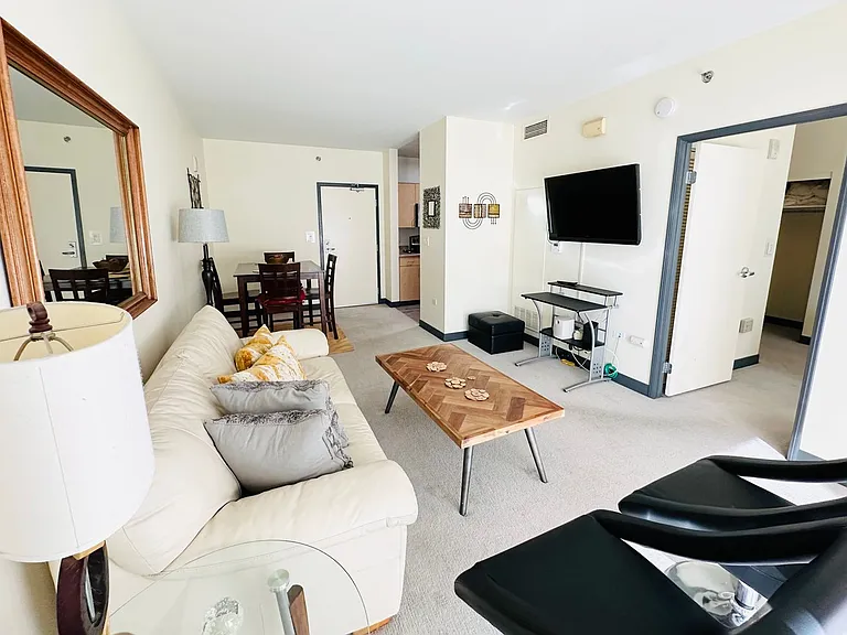 425 W Beech St #953 — Photo 4