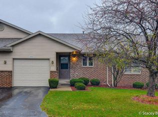 994 Country Gdn NW, Grand Rapids, MI 49534