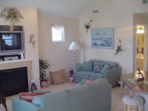 4th image of 945 Bay Ave