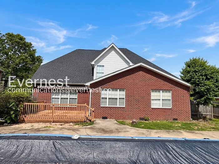 4 bed, 2.5 bath, 3137 sqft, $2,695 — Photo 2