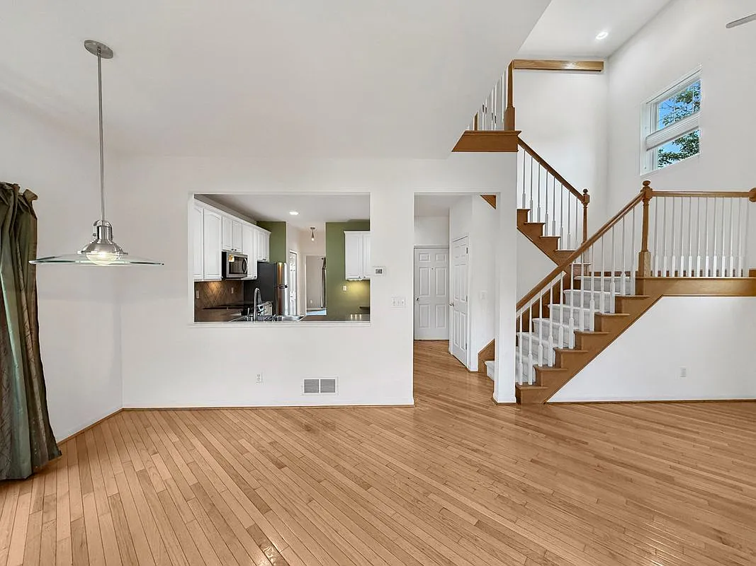 3 bed, 2.5 bath, 1709 sqft, $3,000 — Photo 4