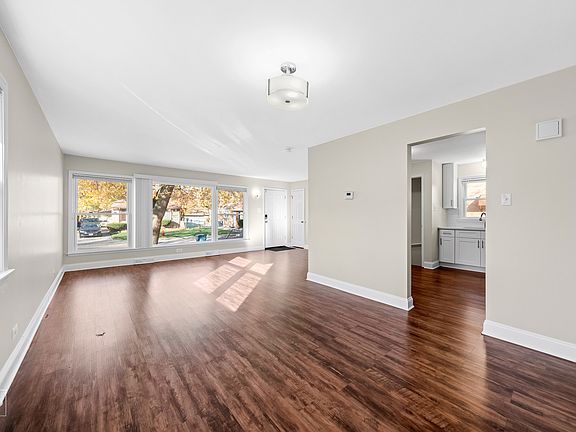 4th image of 16001 Ellis Ave